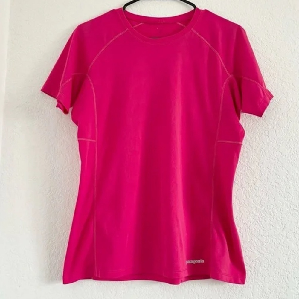 Patagonia shirt size medium